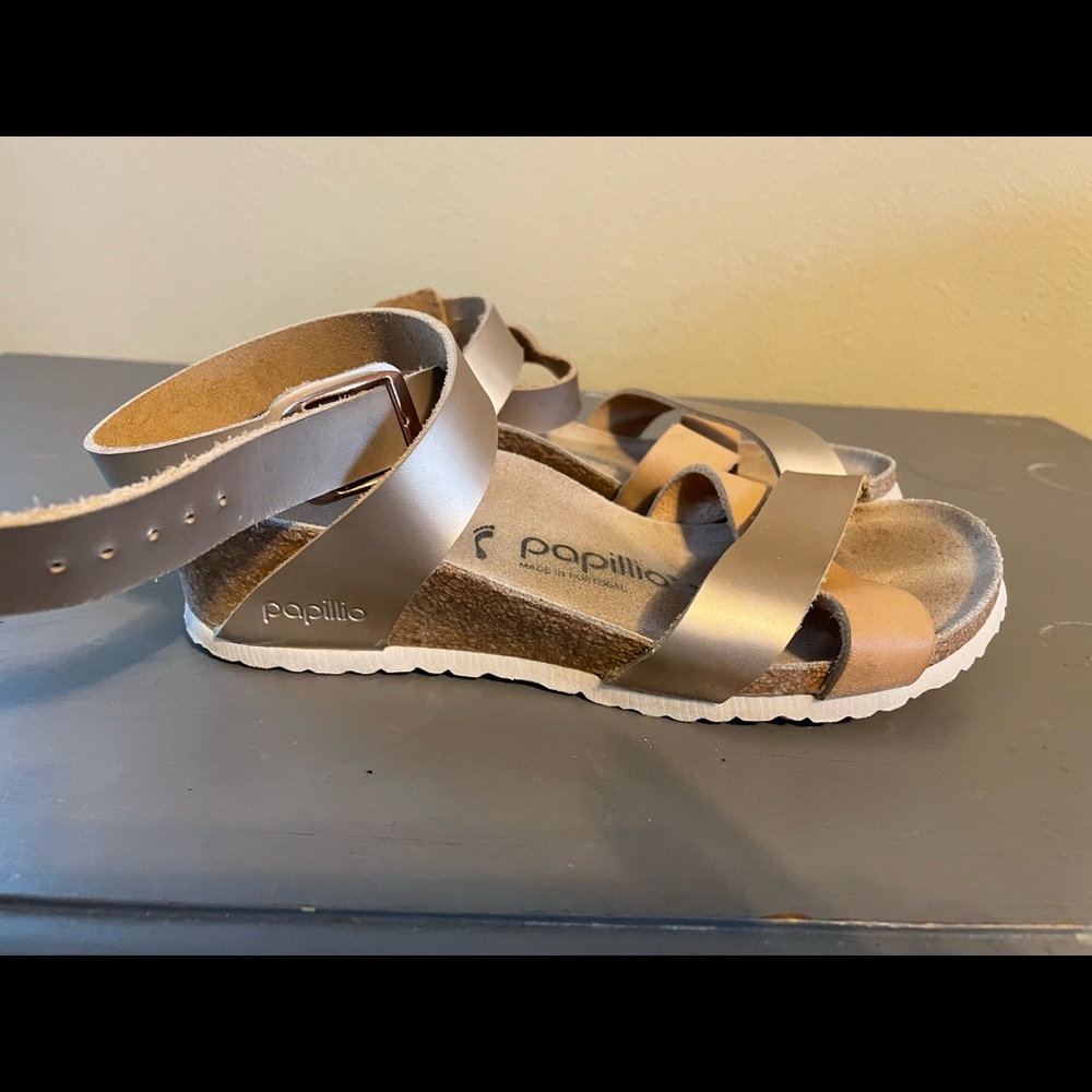 Papillio Birkenstock women platform heel sandal. Size 36 Like new.